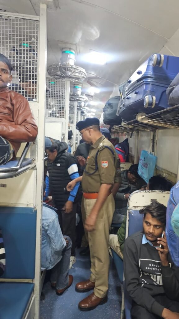 दिल्ली में कार विस्फोट के बाद दून पुलिस हाई अलर्ट पर