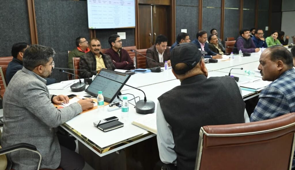 जिला जल-स्वच्छता मिशन की समीक्षा- सीडीओ ने अधिकारियों को दिए सख्त निर्देश