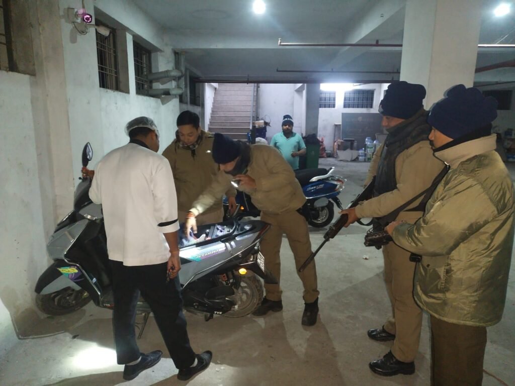 एसएसपी देहरादून के निर्देशों पर पूरे जनपद में दून पुलिस ने चलाया आकस्मिक चेकिंग अभियान