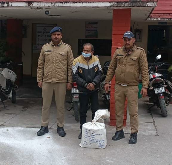 बंद दुकान में हुई चोरी की घटना का 24 घंटे के अन्दर दून पुलिस ने किया खुलासा