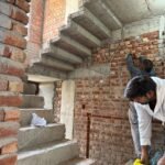 प्राधिकरण क्षेत्रान्तर्गत विभिन्न क्षेत्रों में अवैध बहुमंजिला निर्माणों पर प्राधिकरण की सख़्त कार्रवाई